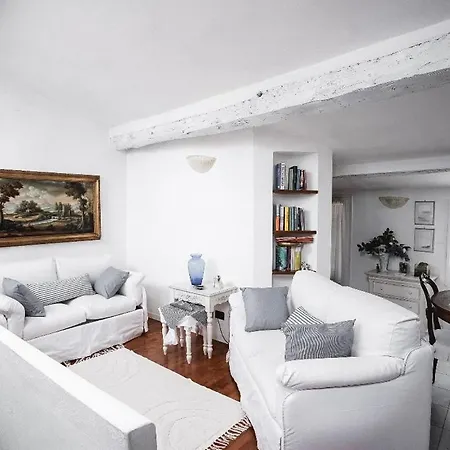 Cinzia Apartment *